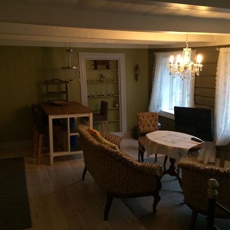 Gjestehuset Ibsen Grimstad  Zewnętrze zdjęcie