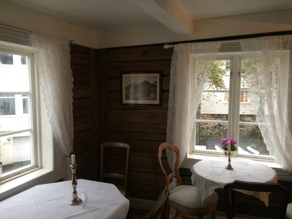 Gjestehuset Ibsen Grimstad  Zewnętrze zdjęcie