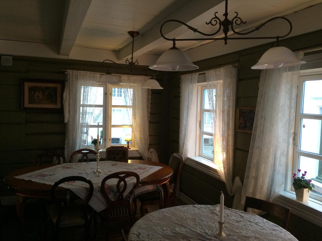 Gjestehuset Ibsen Grimstad  Zewnętrze zdjęcie